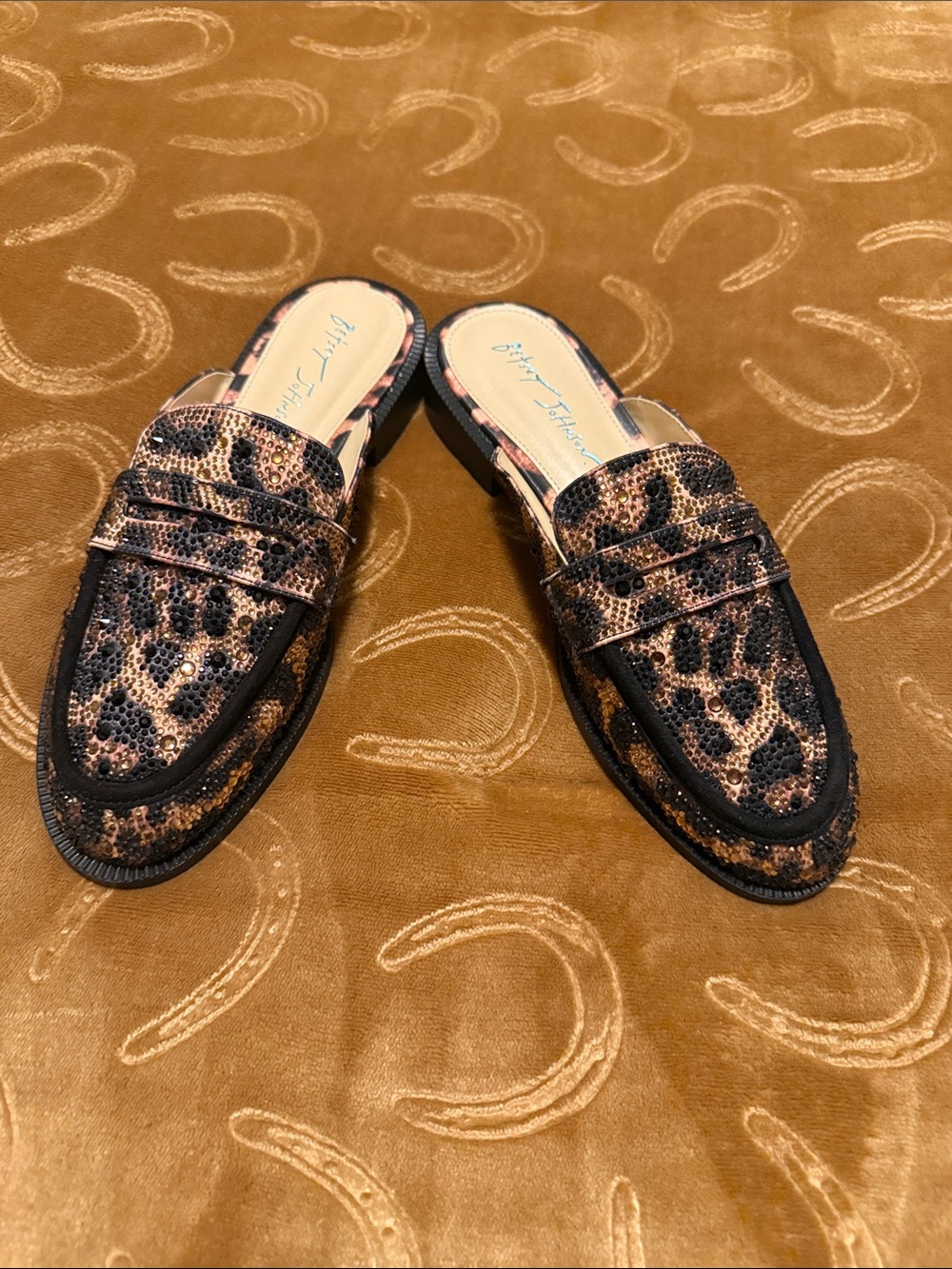 Women’s Betsy Johnson